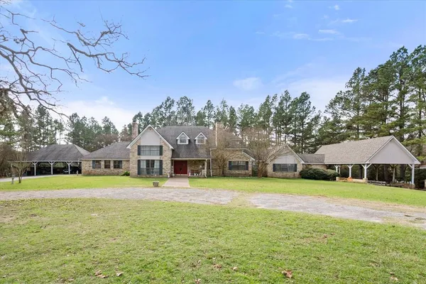 $490,000 | 6951 County Road 315 East, Buffalo, TX 75831