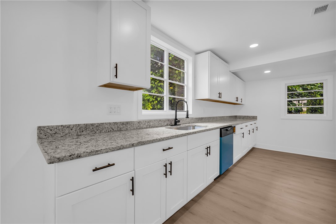 904 East Main Street Seneca, SC 29678 - Photo 11 of 50