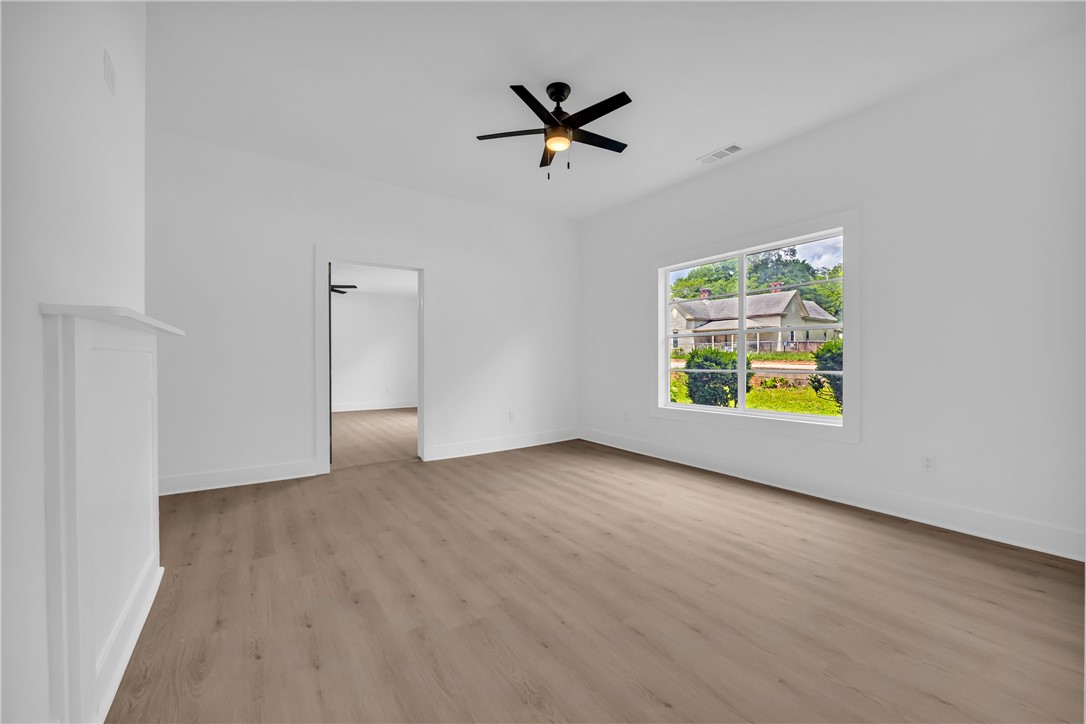 904 East Main Street Seneca, SC 29678 - Photo 23 of 50