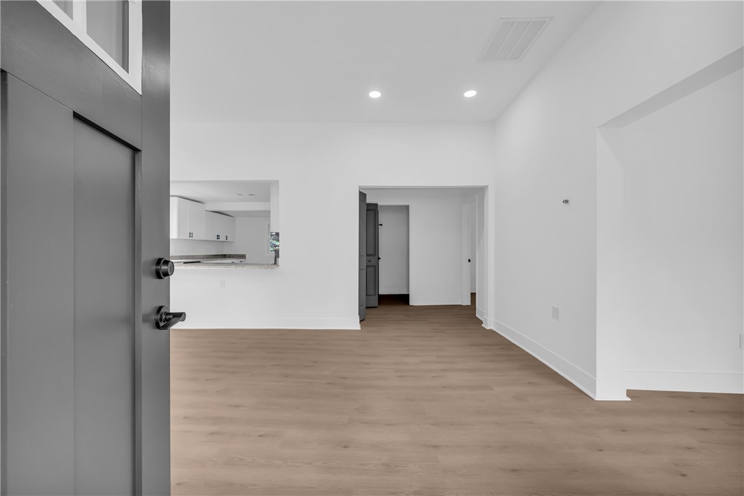 904 East Main Street Seneca, SC 29678 - Photo 6 of 50