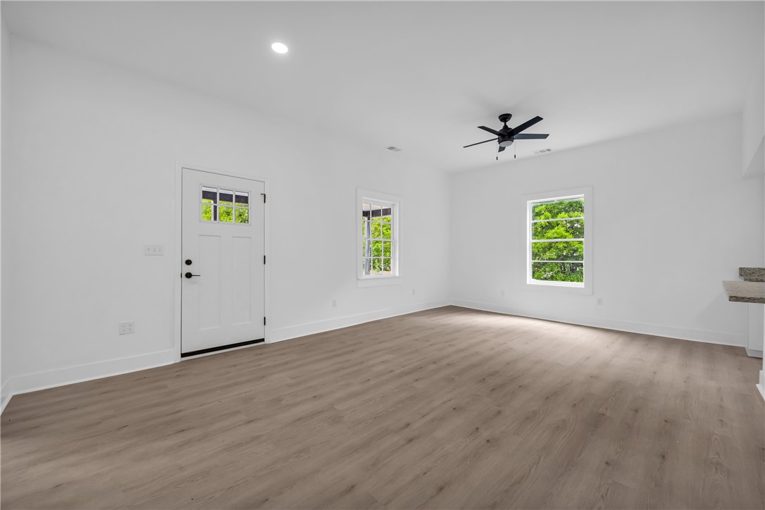 904 East Main Street Seneca, SC 29678 - Photo 8 of 50