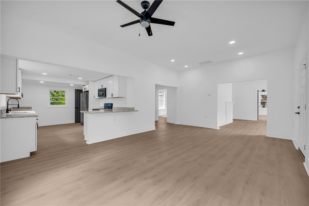 904 East Main Street Seneca, SC 29678 - Photo 9 of 50