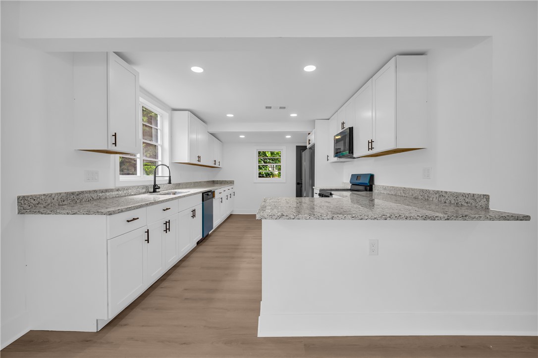 904 East Main Street Seneca, SC 29678 - Photo 10 of 50