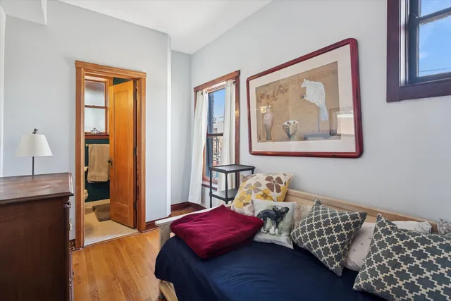 $550,000 | 1353 West Wilson Avenue, Unit 2, Chicago, IL 60640