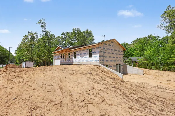 $424,900 | 480 West Kenwood Road, Twin Lake, MI 49457