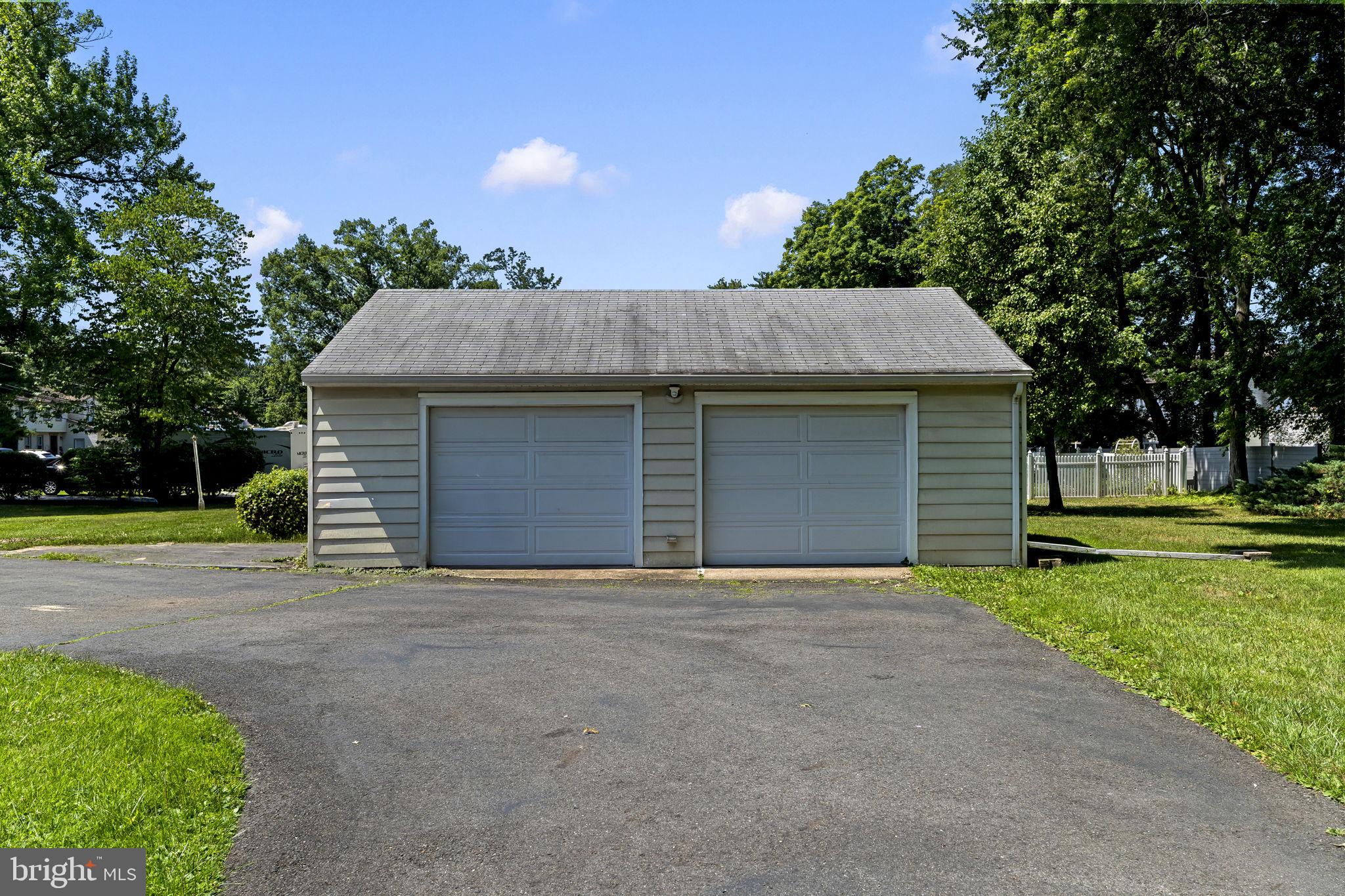 17 Mt Laurel Road Mount Laurel, NJ 08054 - Photo 4 of 29