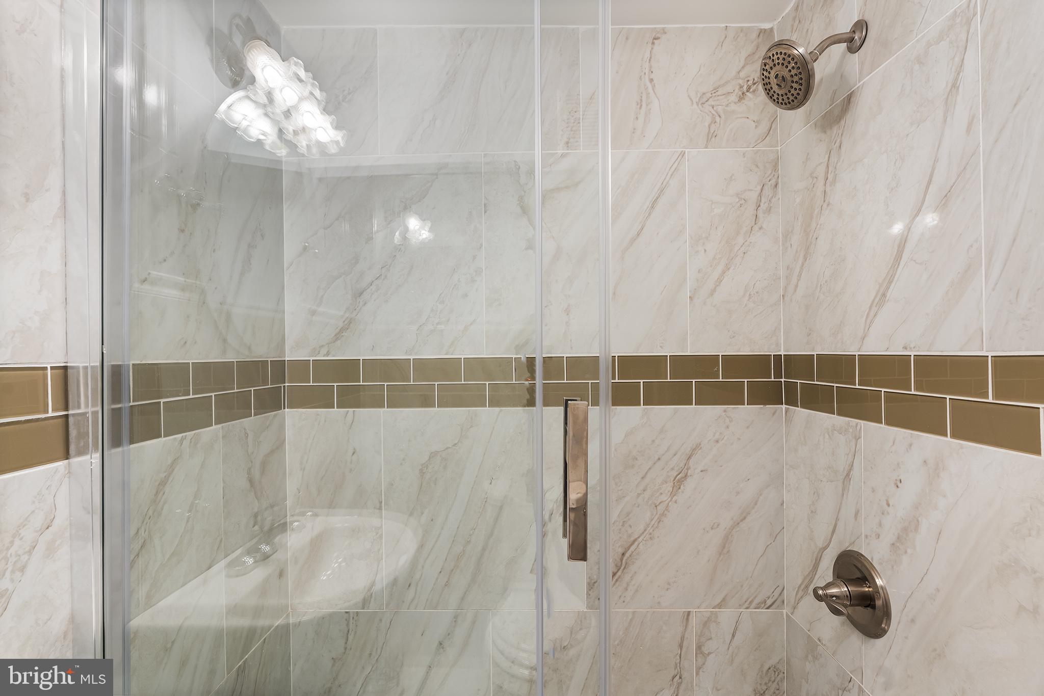 131 West Clinton Street Clayton, NJ 08312 - Photo 5 of 41 a bathroom with a shower