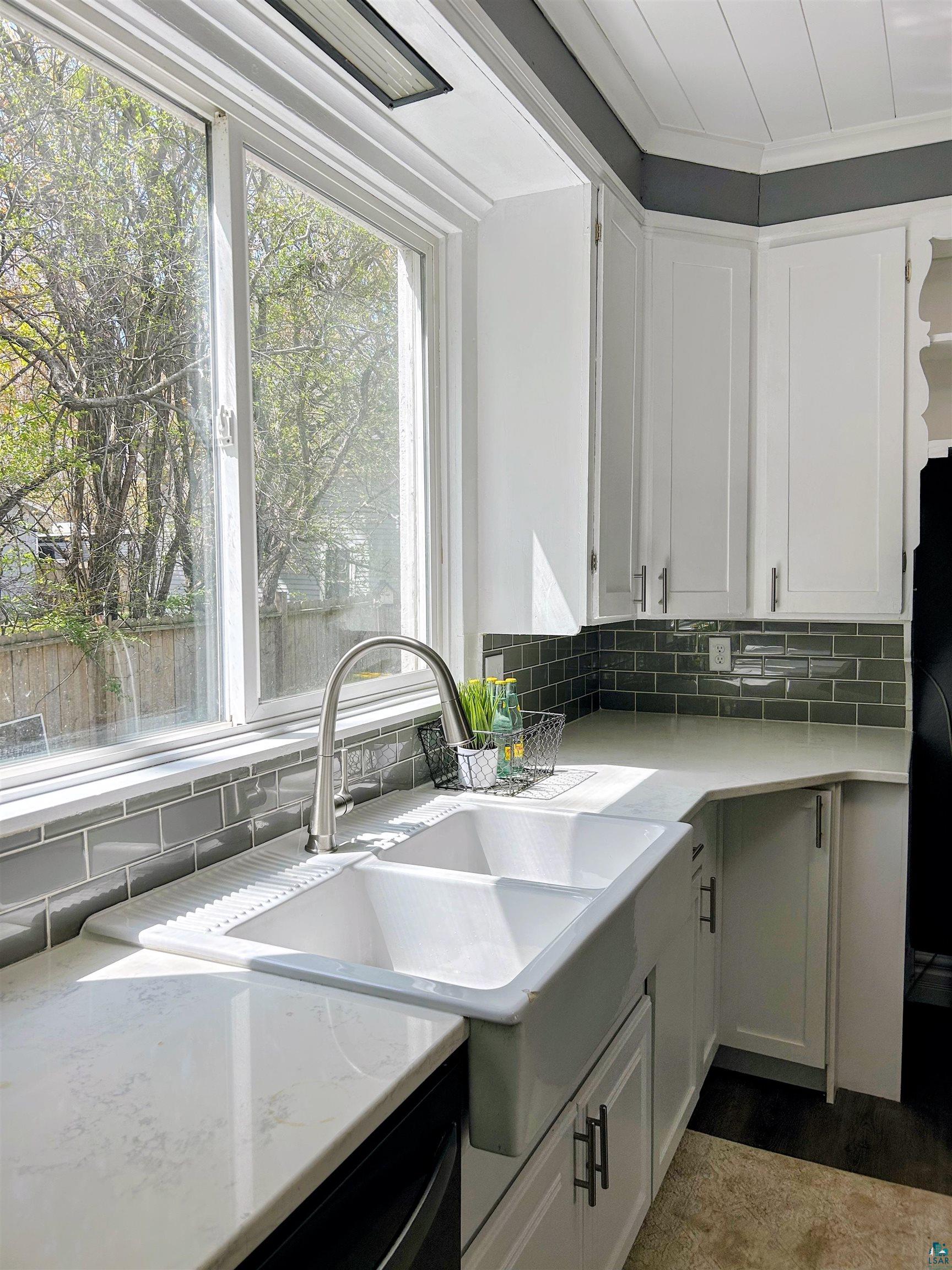 5611 London Road Duluth, MN 55804 - Photo 17 of 44