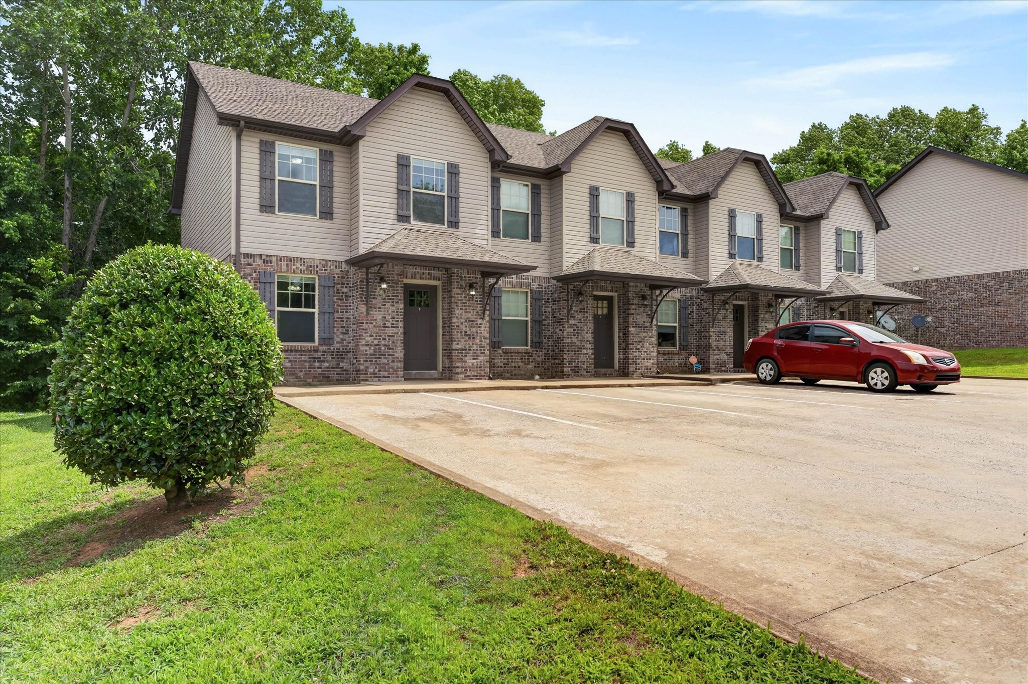 1763 Spring Water Drive Clarksville, TN 37040 - Photo 2 of 12