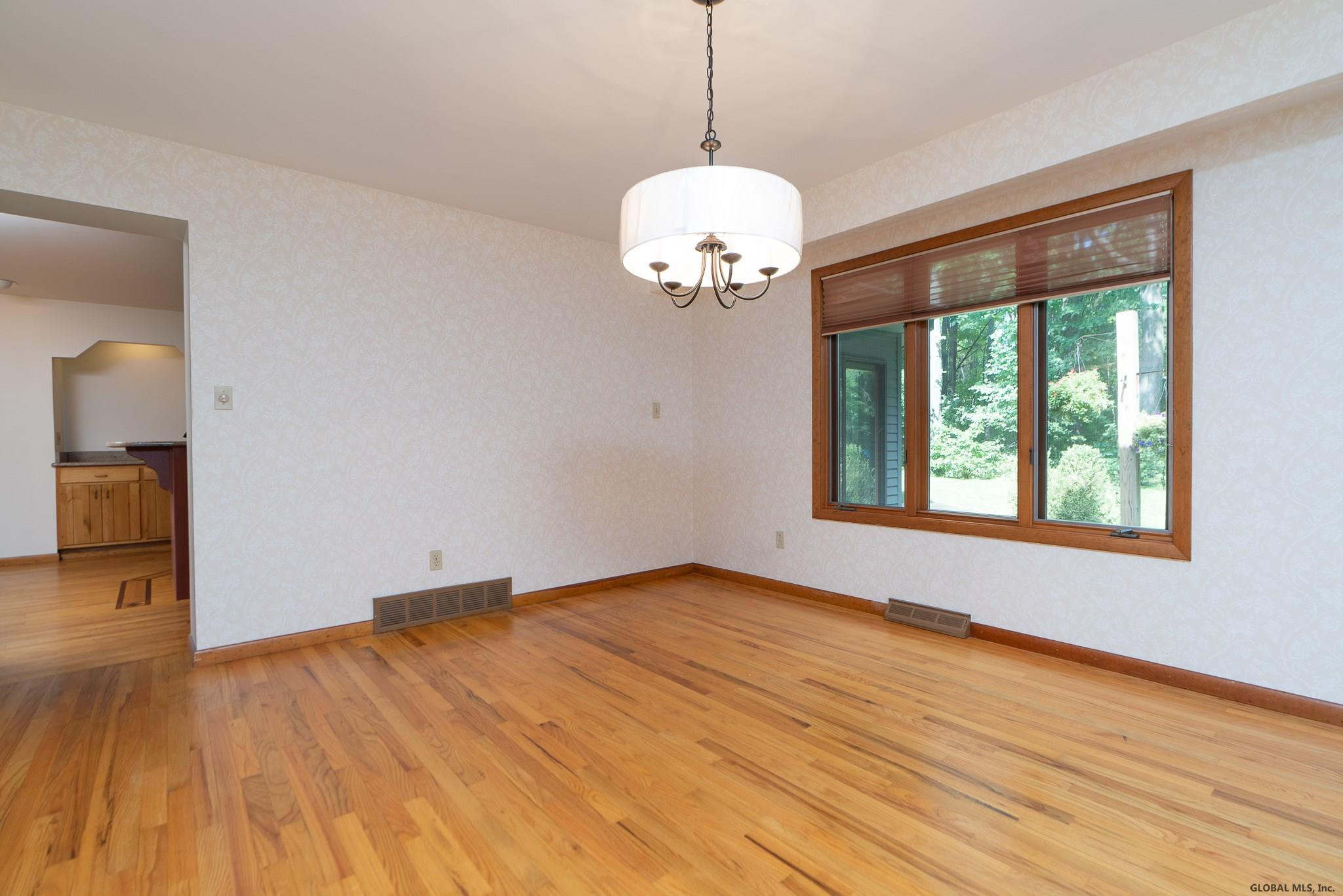 1389 Rowe Road Niskayuna, NY 12309 - Photo 15 of 54 Photo 16