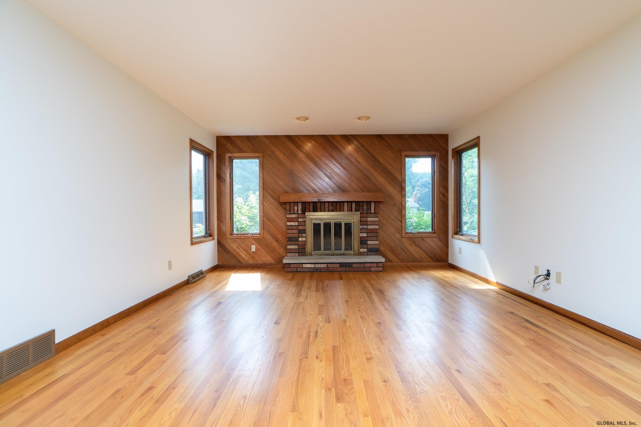 1389 Rowe Road Niskayuna, NY 12309 - Photo 17 of 54 Photo 18