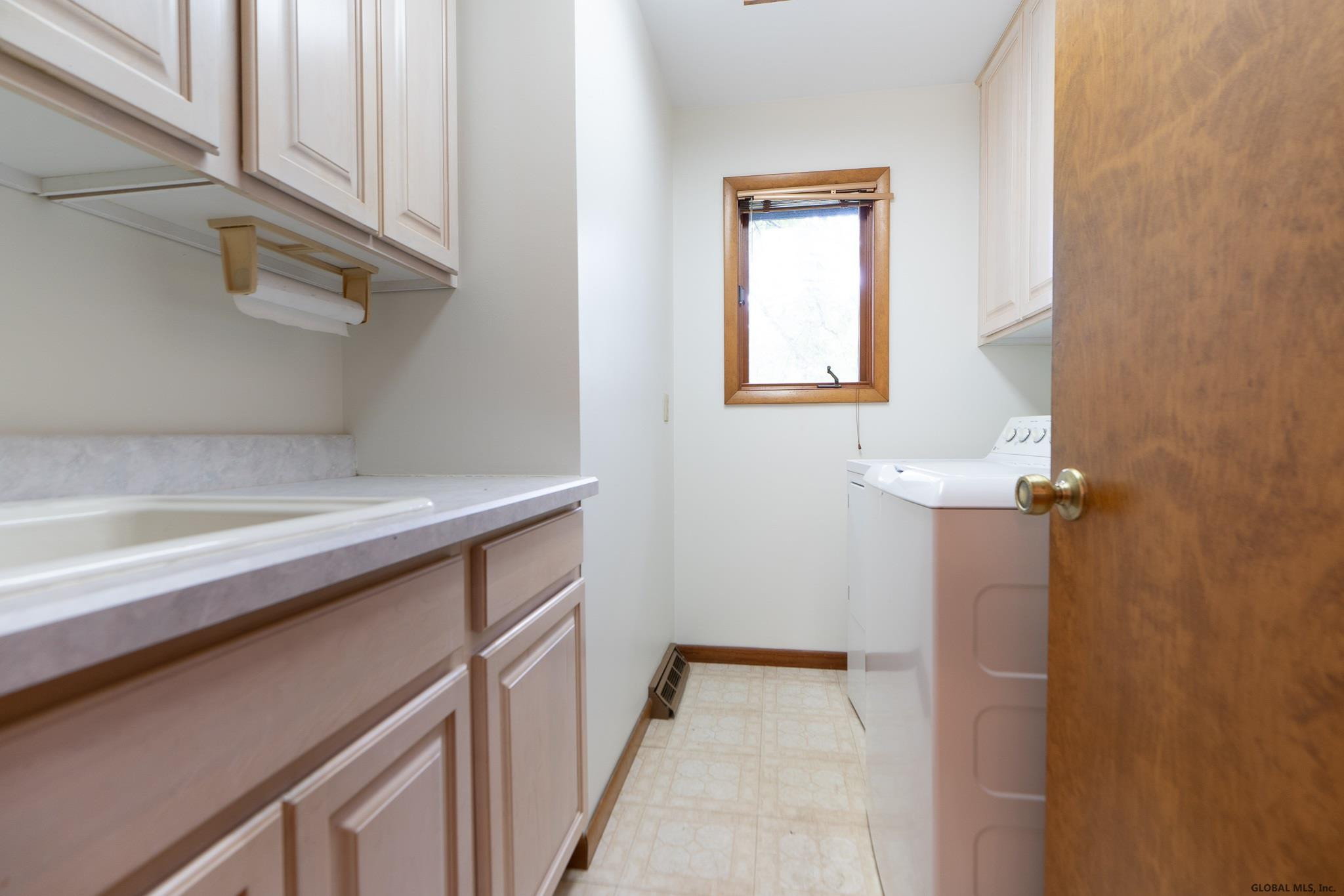 1389 Rowe Road Niskayuna, NY 12309 - Photo 23 of 54 Photo 24
