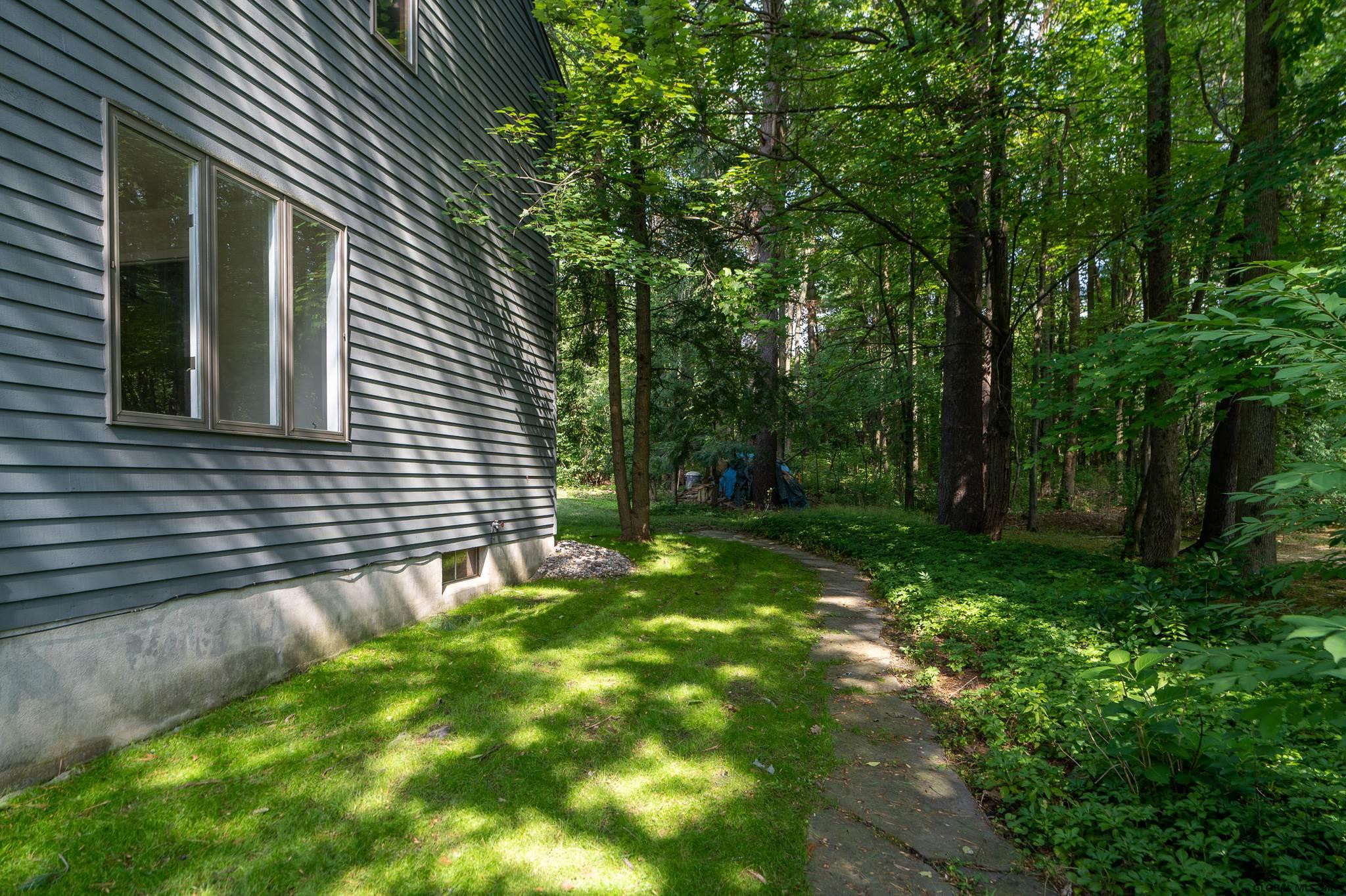 1389 Rowe Road Niskayuna, NY 12309 - Photo 5 of 54 Photo 5