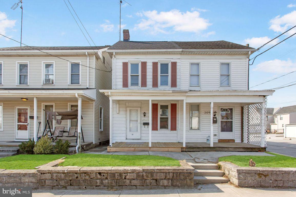 211 Fulton Street Hanover, PA 17331 - Photo 1 of 26 Gallery Image 1