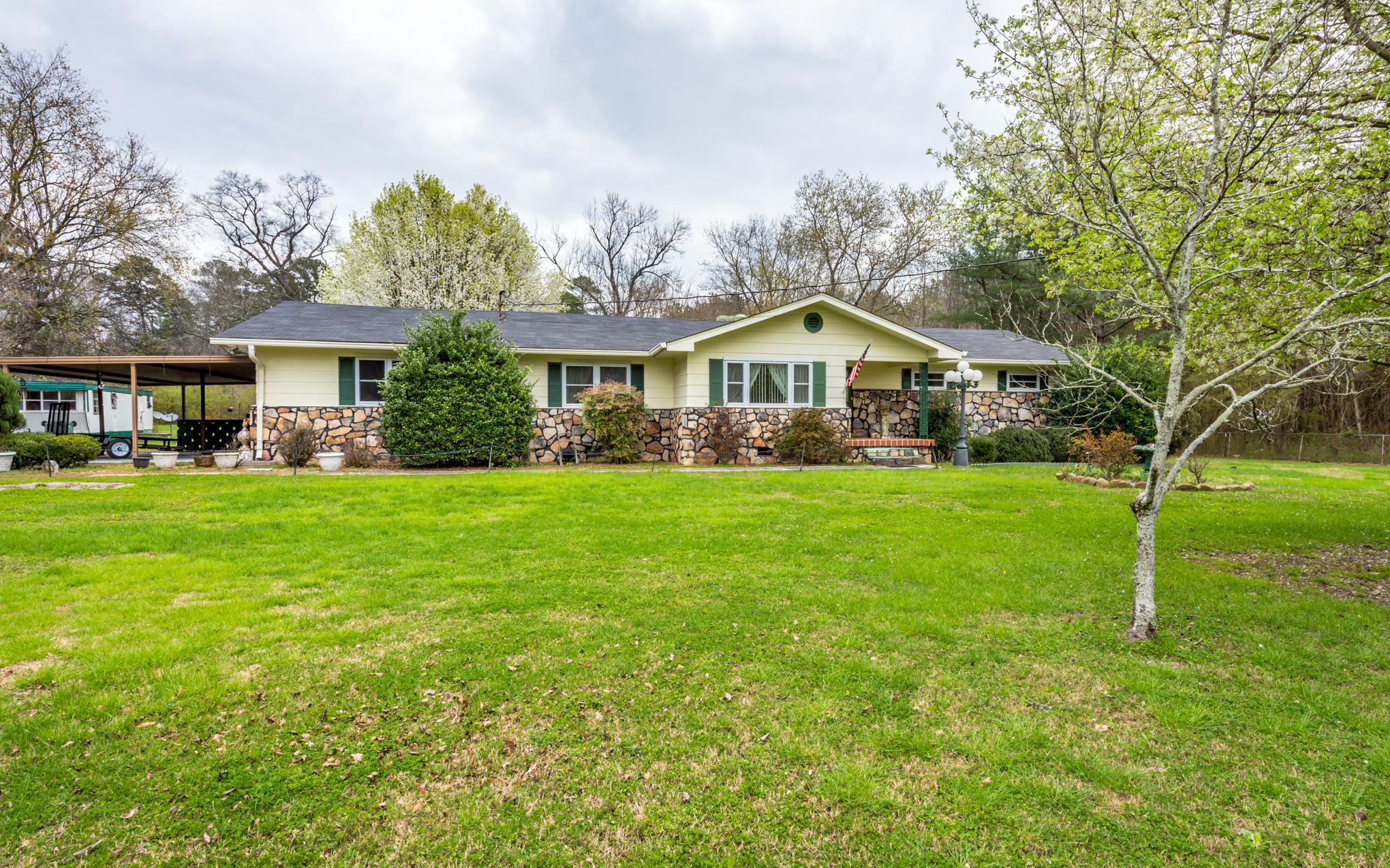 5716 Grubb Road Hixson, TN 37343 - Photo 1 of 38 111-3