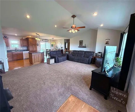 $499,900 | 28210 State F Highway, Maryville, MO 64468