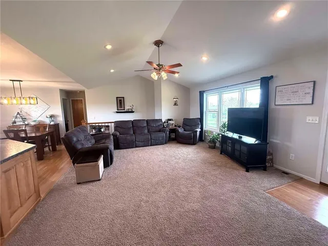 $499,900 | 28210 State F Highway, Maryville, MO 64468