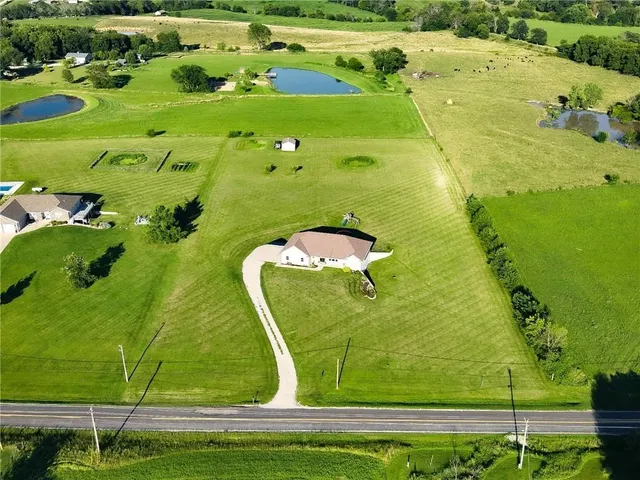 $499,900 | 28210 State F Highway, Maryville, MO 64468