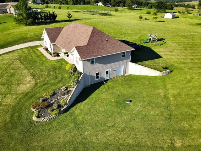 $499,900 | 28210 State F Highway, Maryville, MO 64468