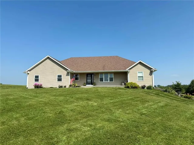 $499,900 | 28210 State F Highway, Maryville, MO 64468