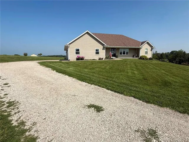 $499,900 | 28210 State F Highway, Maryville, MO 64468