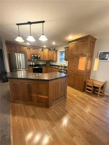 $499,900 | 28210 State F Highway, Maryville, MO 64468