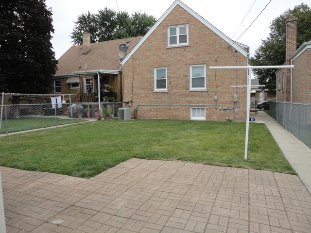 2250 Northgate Avenue North Riverside, IL 60546 - Photo 17 of 17 a view of a backyard of the house