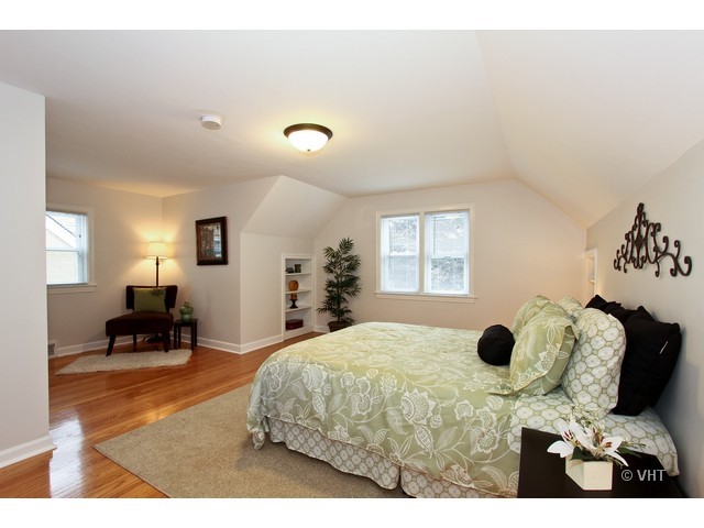 2250 Northgate Avenue North Riverside, IL 60546 - Photo 6 of 17 a bedroom with a bed and a window