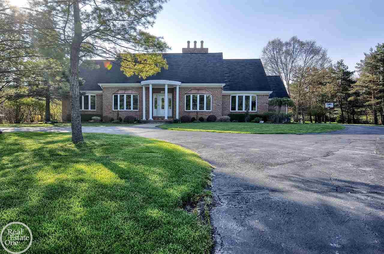 1498 Mill Race Road Rochester, MI 48306 - Photo 1 of 44 50006582.JPG