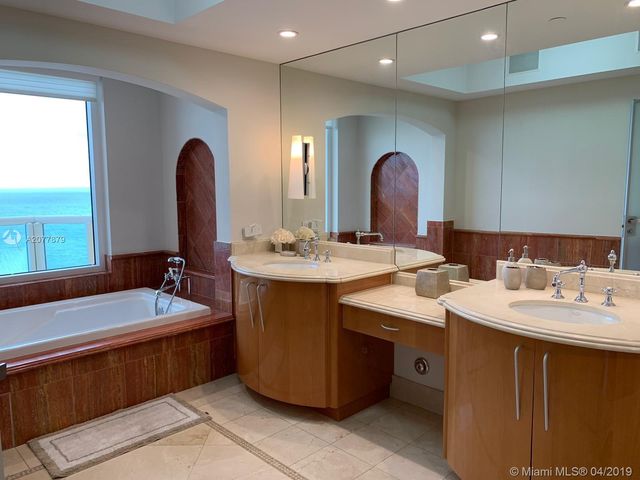 $2,125,000 | 17875 Collins Avenue, Unit 2306, Sunny Isles Beach, FL 33160