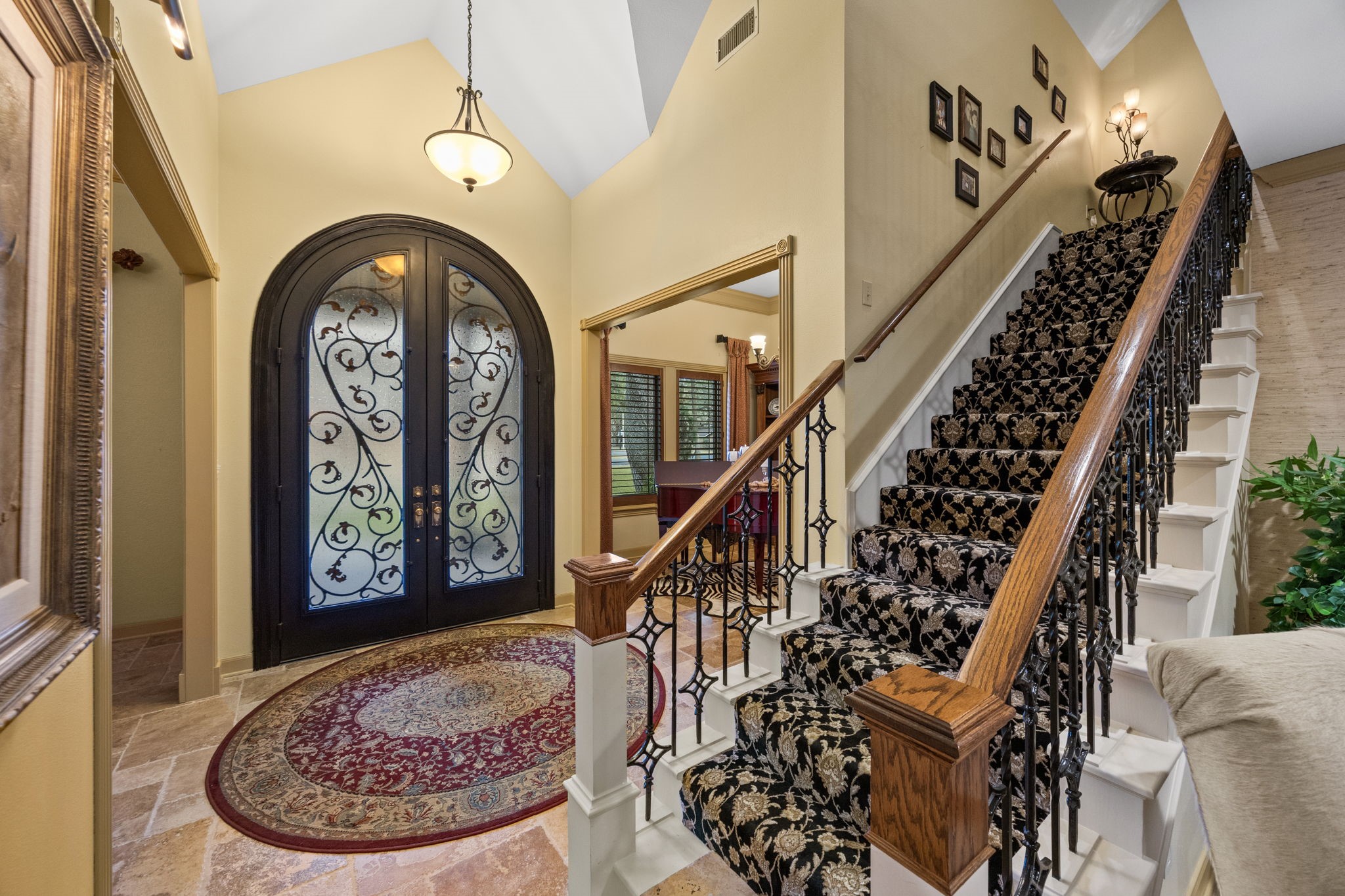 1524 Travis Street Columbus, TX 78934 - Photo 3 of 22