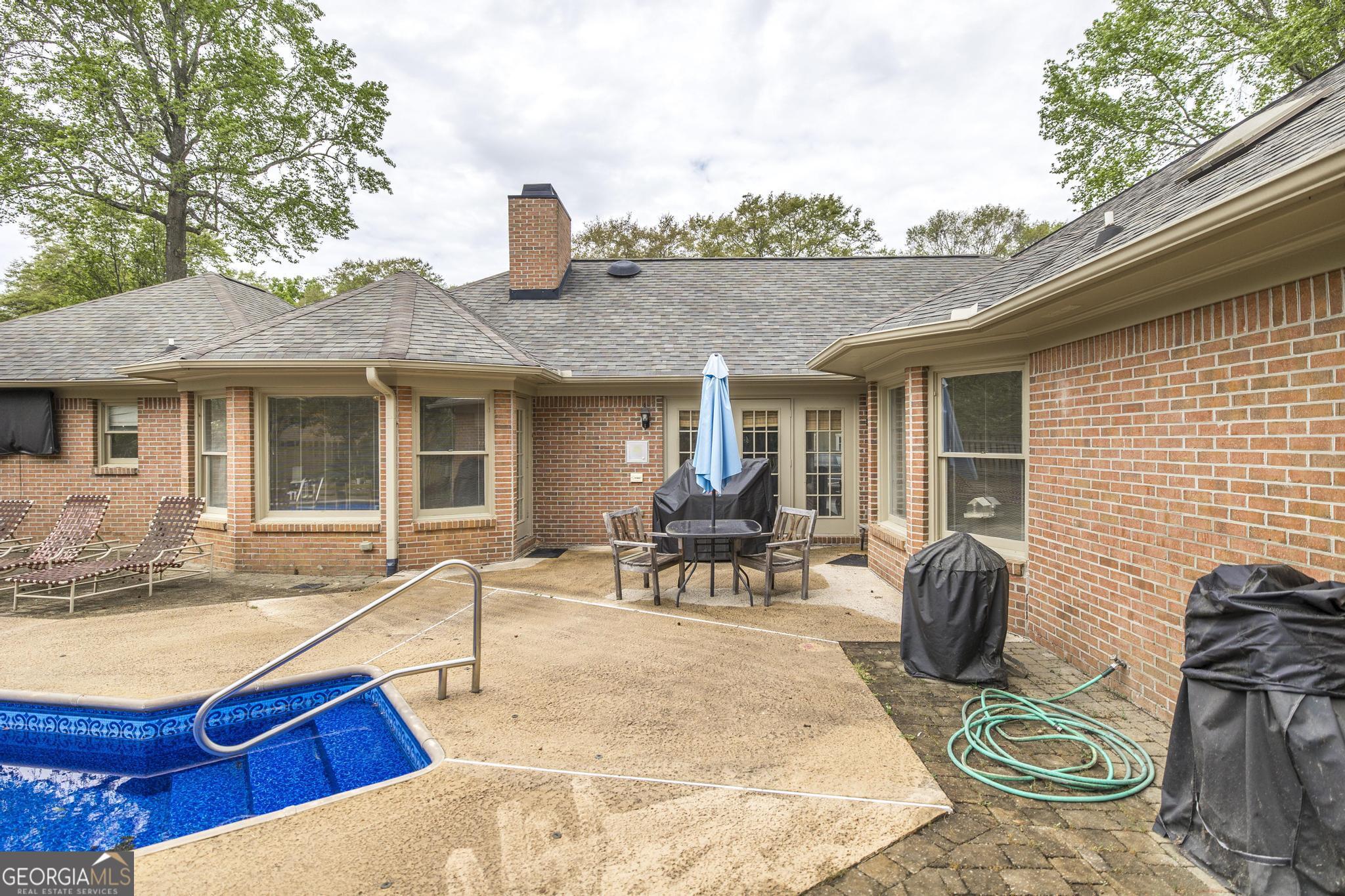 108 Bunkers Trail Warner Robins, GA 31088 - Photo 31 of 34 a house view with outdoor seating space