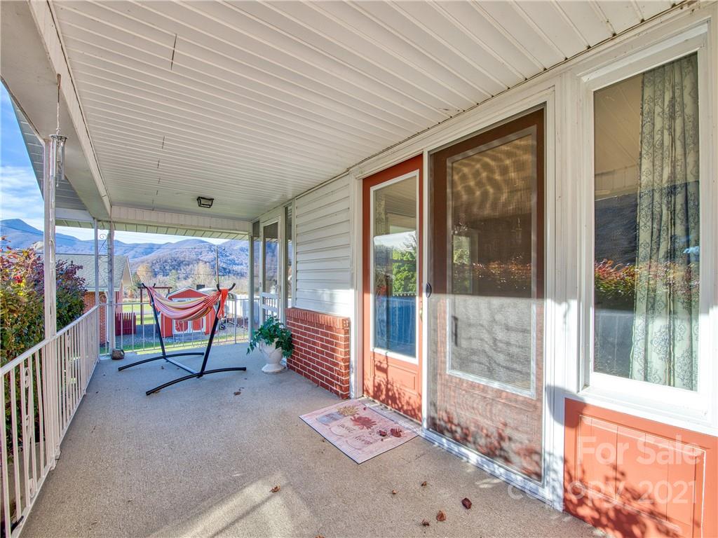 351 Camp Branch Road Waynesville, NC 28786 - Photo 9 of 31 Gallery Image 9