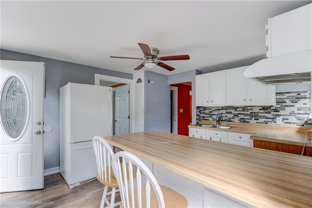 18 Rosedale Avenue Middletown, RI 02842 - Photo 12 of 31