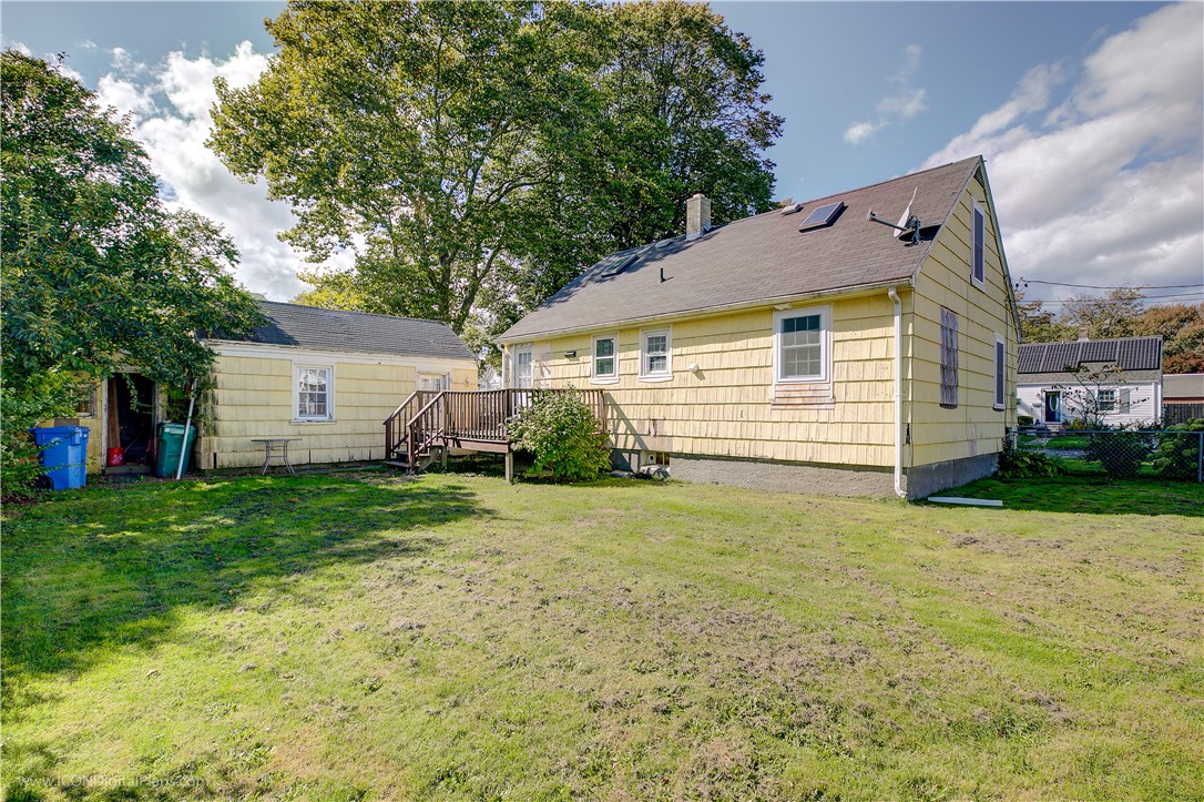 18 Rosedale Avenue Middletown, RI 02842 - Photo 27 of 31