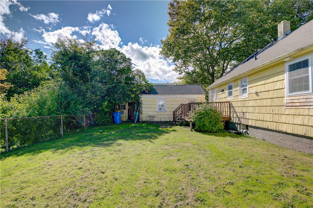 18 Rosedale Avenue Middletown, RI 02842 - Photo 28 of 31