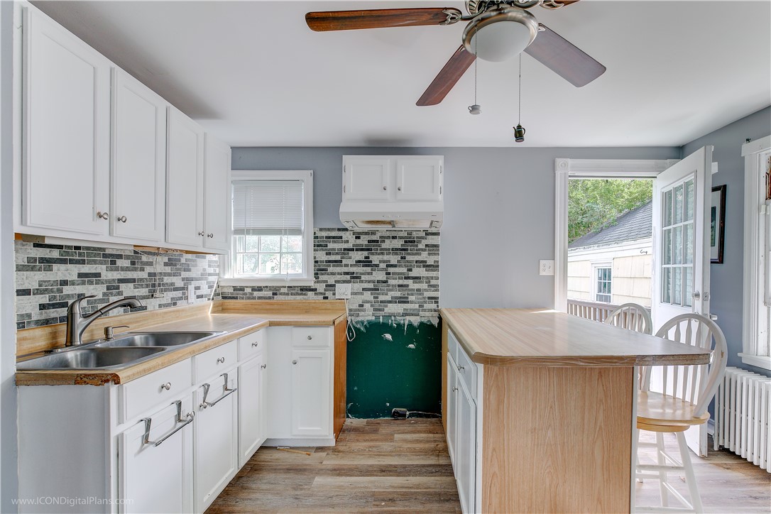 18 Rosedale Avenue Middletown, RI 02842 - Photo 10 of 31