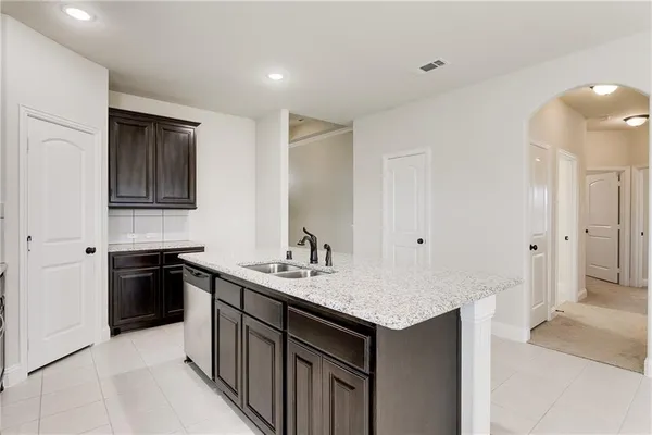 $1,950 | 601 Beechwood Drive, Greenville, TX 75402