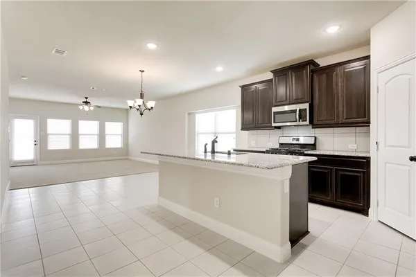 $1,950 | 601 Beechwood Drive, Greenville, TX 75402