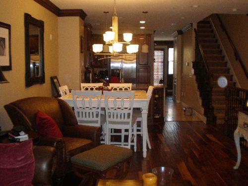2466 East Roma Avenue Phoenix, AZ 85016 - Photo 19 of 32 Living 2