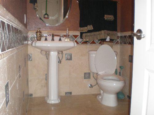 2466 East Roma Avenue Phoenix, AZ 85016 - Photo 27 of 32 Bath 1