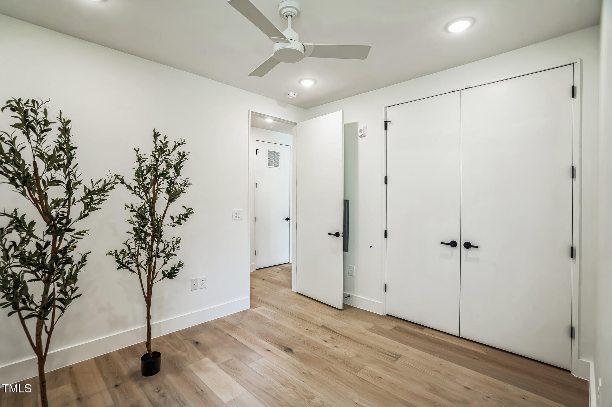 29 Enterprise Street, Unit 104 Raleigh, NC 27607 - Photo 14 of 23 29_Enterprise_St_Raleigh_NC_27607_USA-Fo