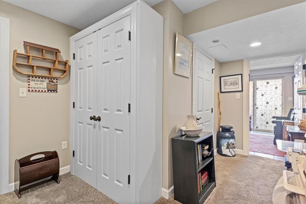 358 Wealdstone Road Cranberry Township, PA 16066 - Photo 33 of 46 a view of a hallway with workspace and a window