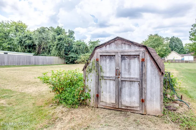 $235,000 | 809 South Everett High Road, Maryville, TN 37804