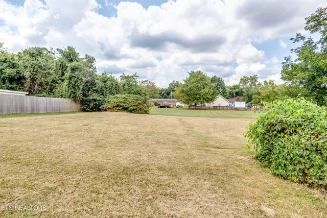 $235,000 | 809 South Everett High Road, Maryville, TN 37804