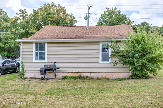 $235,000 | 809 South Everett High Road, Maryville, TN 37804