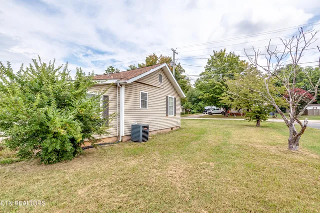 $235,000 | 809 South Everett High Road, Maryville, TN 37804