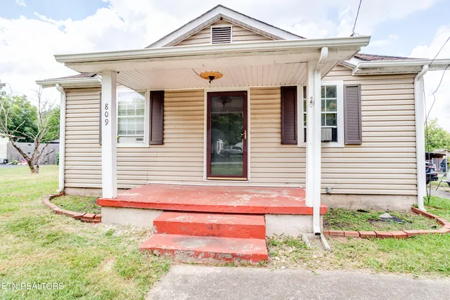 $235,000 | 809 South Everett High Road, Maryville, TN 37804