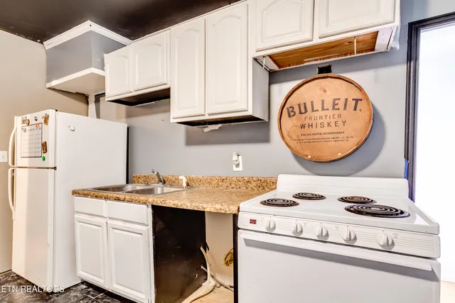 $235,000 | 809 South Everett High Road, Maryville, TN 37804