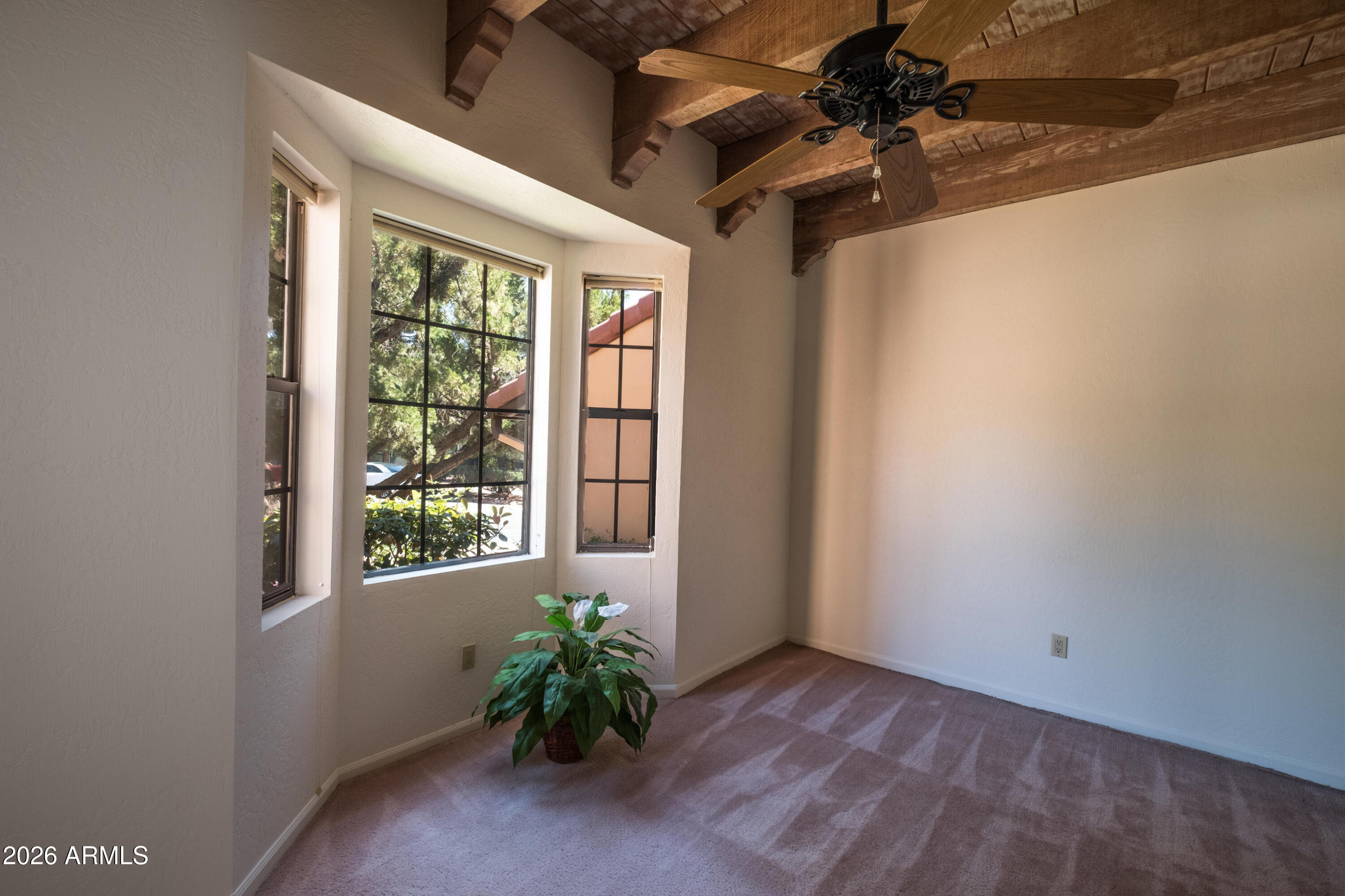 15 Ridge View Drive, Unit 17 Sedona, AZ 86351 - Photo 20 of 41 Guest bedroom